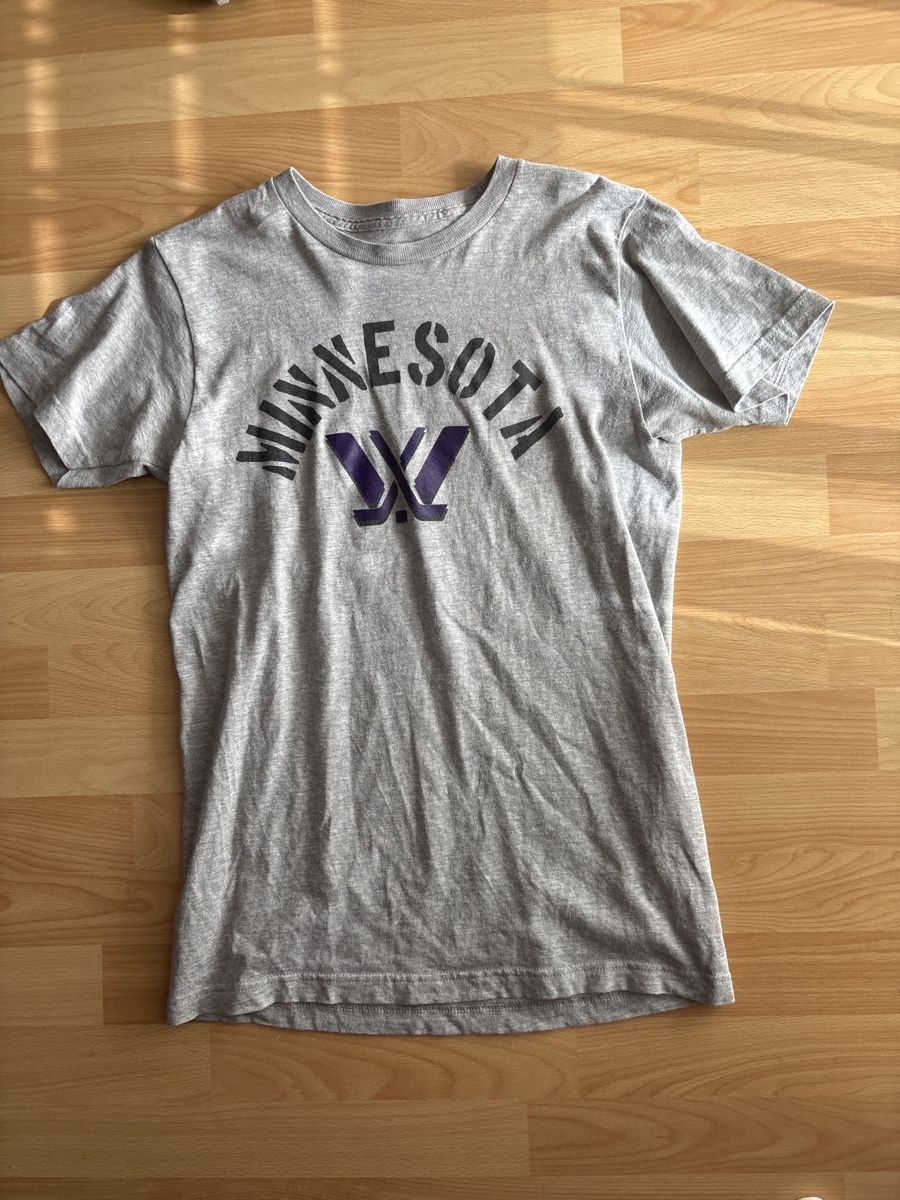 T-shirt: PWHL Minnesota T-Shirt – Usato da Gibswil venduto da Kudi21