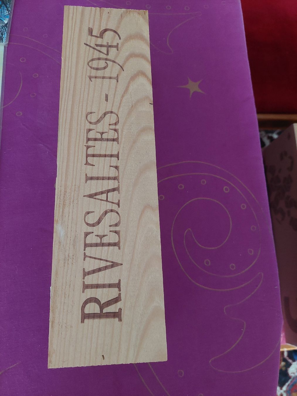 Vino: Vin de Rivesaltes, vendange 1945. – Nuovo e nell'imballaggio originale da Le Locle venduto da wchs