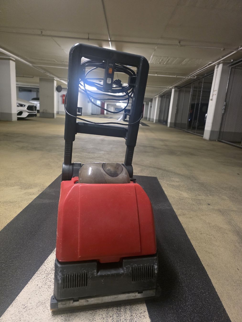 Cleanfix Tutte le macchine: CLEANFIX RA 300E #TASKI WETROK NILFISK KÄRCHER – Usato da Zürich venduto da 5183840711
