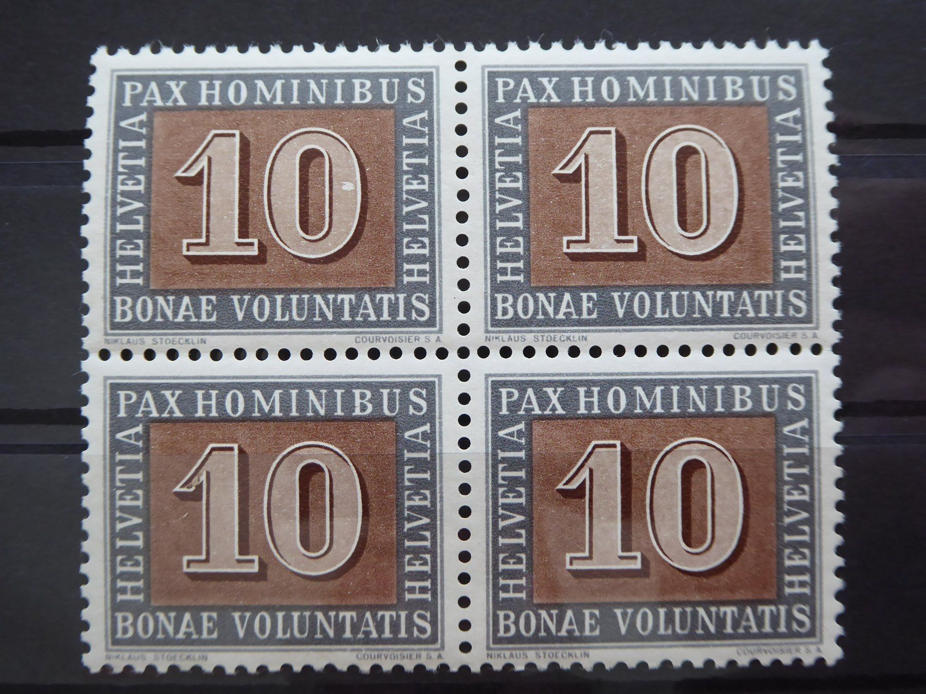 Alle Briefmarken: PAX Viererblock mit Punkt in der Null – Gebraucht aus Rothrist von swisstools