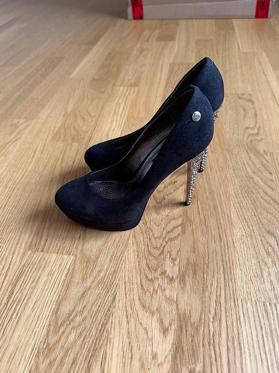 Scarpe da donna: Décolleté nere  – Usato da Massagno venduto da lad_cv7t 1