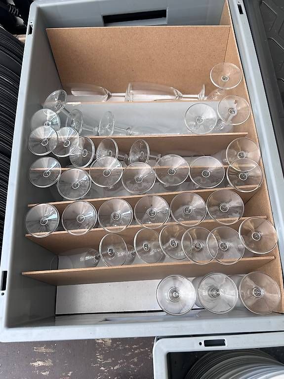 Bicchieri: 102 verres à pied  – Usato da Sion venduto da yay_d8xc 1
