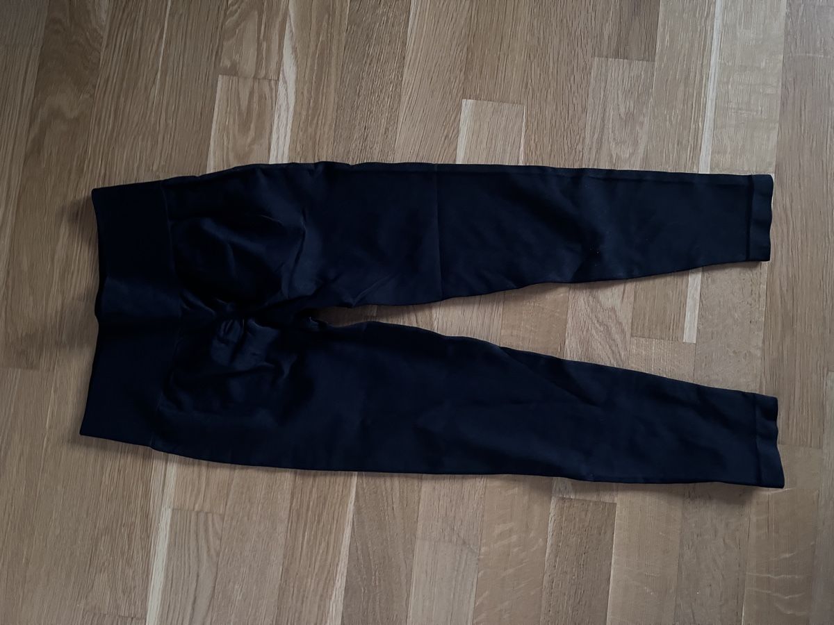 Leggings: Schwarze Sport Leggings – Gebraucht aus Luzern von Vavoba 1