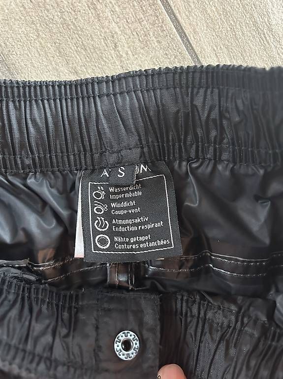 Hosen: Regenhose  – Neu und originalverpackt aus Matzingen von Bluemountain699 1