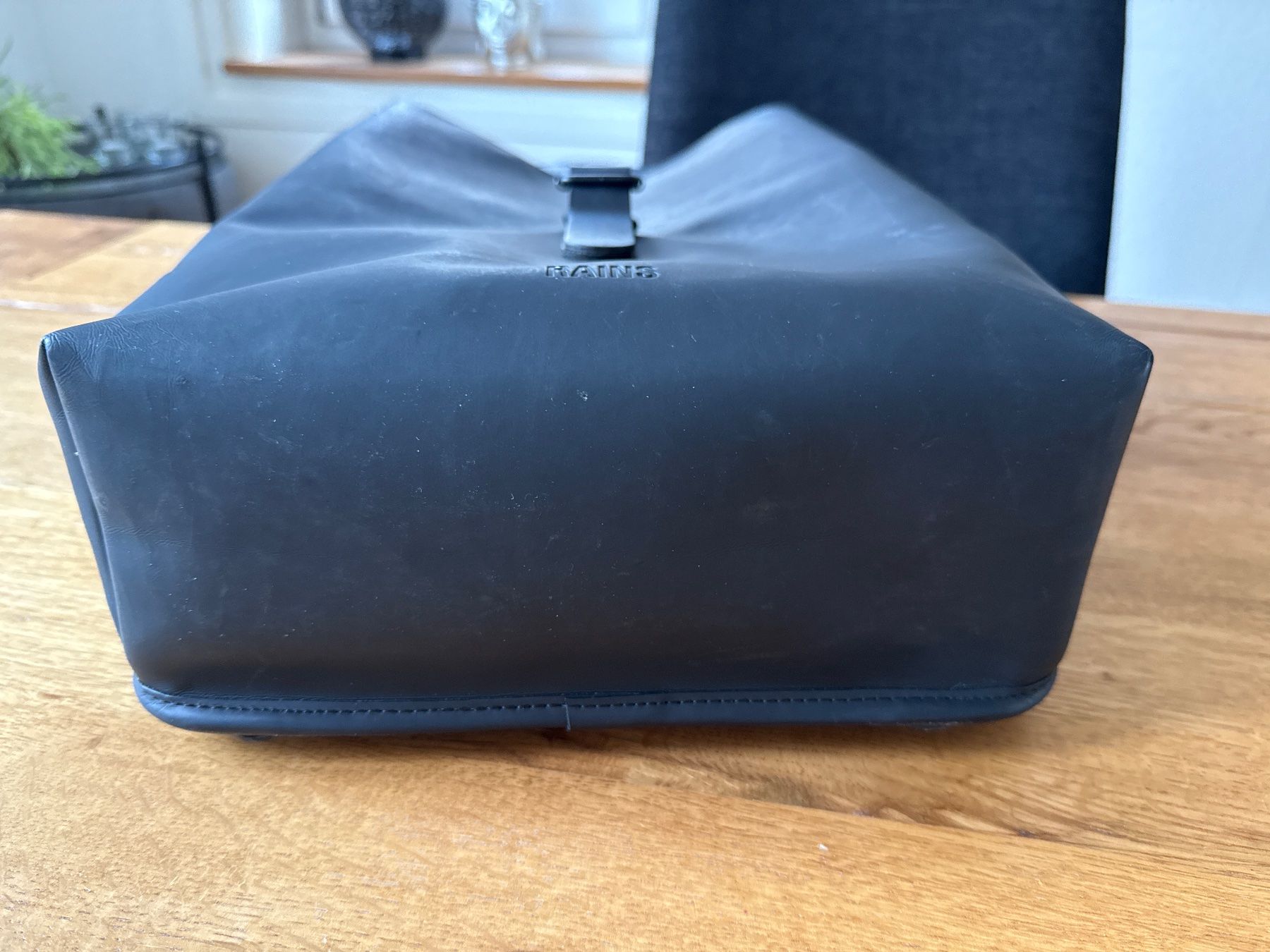 Rains Zaini: RAINS - wasserdichter schwarzer Rucksack – Usato da Basel venduto da jetzt-wird-gemistet 3