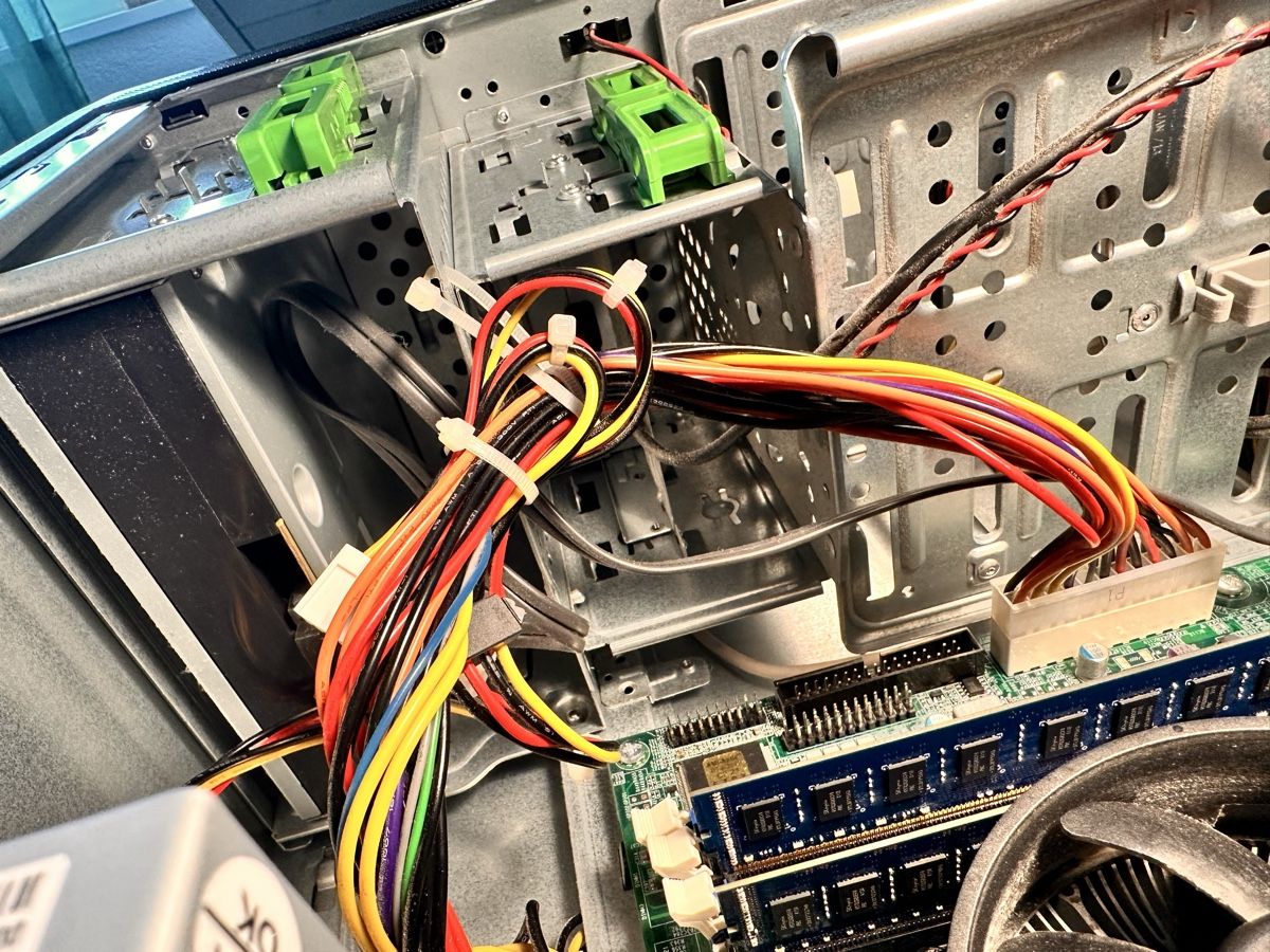 Custodie: Acer Veriton M4620G – Usato da Nesselnbach venduto da Vig0_al 4