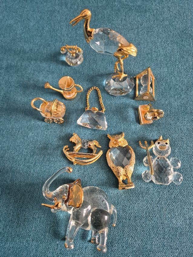 Vetrine: Vitrine mit 11 verschiedenen Glas Figuren – Usato da Embrach venduto da wernici 2