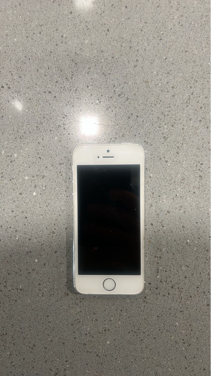 Apple Telefoni cellulari / Smartphones: iPhone 5S Bianco - Ottimo per Ricambi – Difettoso da Caslano venduto da iguidice01