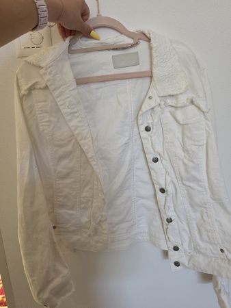 Marc Cain Jeansjacke weiss bestickter Kragen Grösse N6
