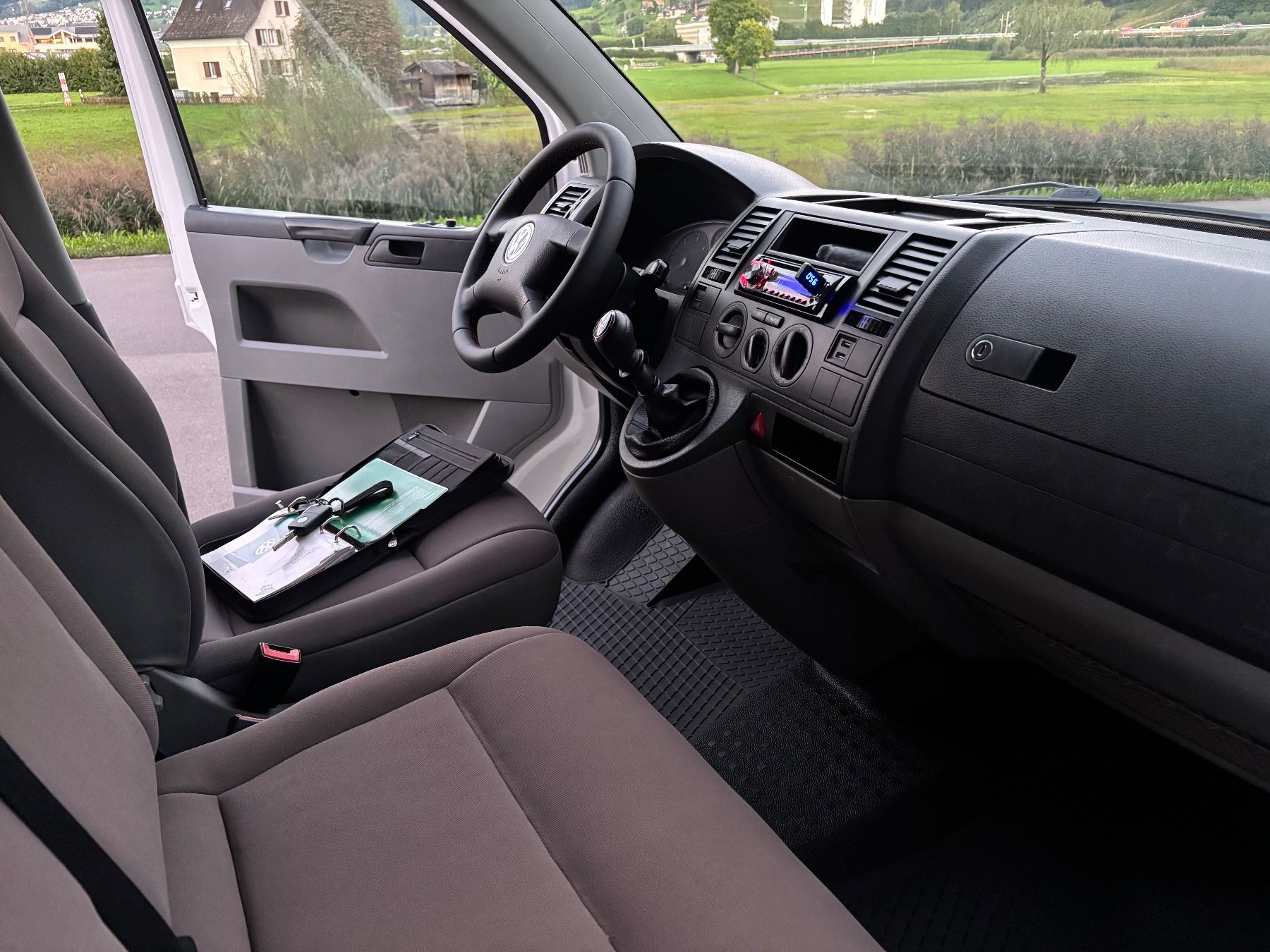 Véhicules utilitaires: VW T5 2.5 TDI 4x4 – D'occasion à Brunnen par Outdooro_Schweiz 7