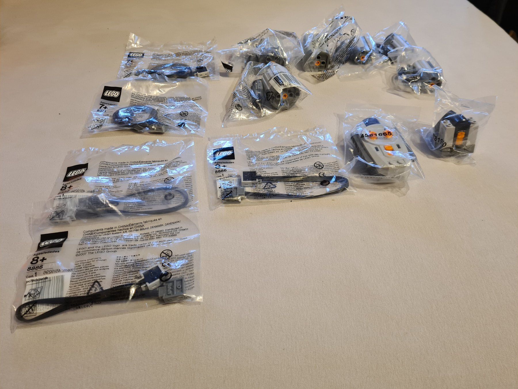 Lego Kit di costruzioni: LEGO Technic Moteurs - Motor set – Nuovo e nell'imballaggio originale da Les Thioleyres venduto da Sakanicheval 1
