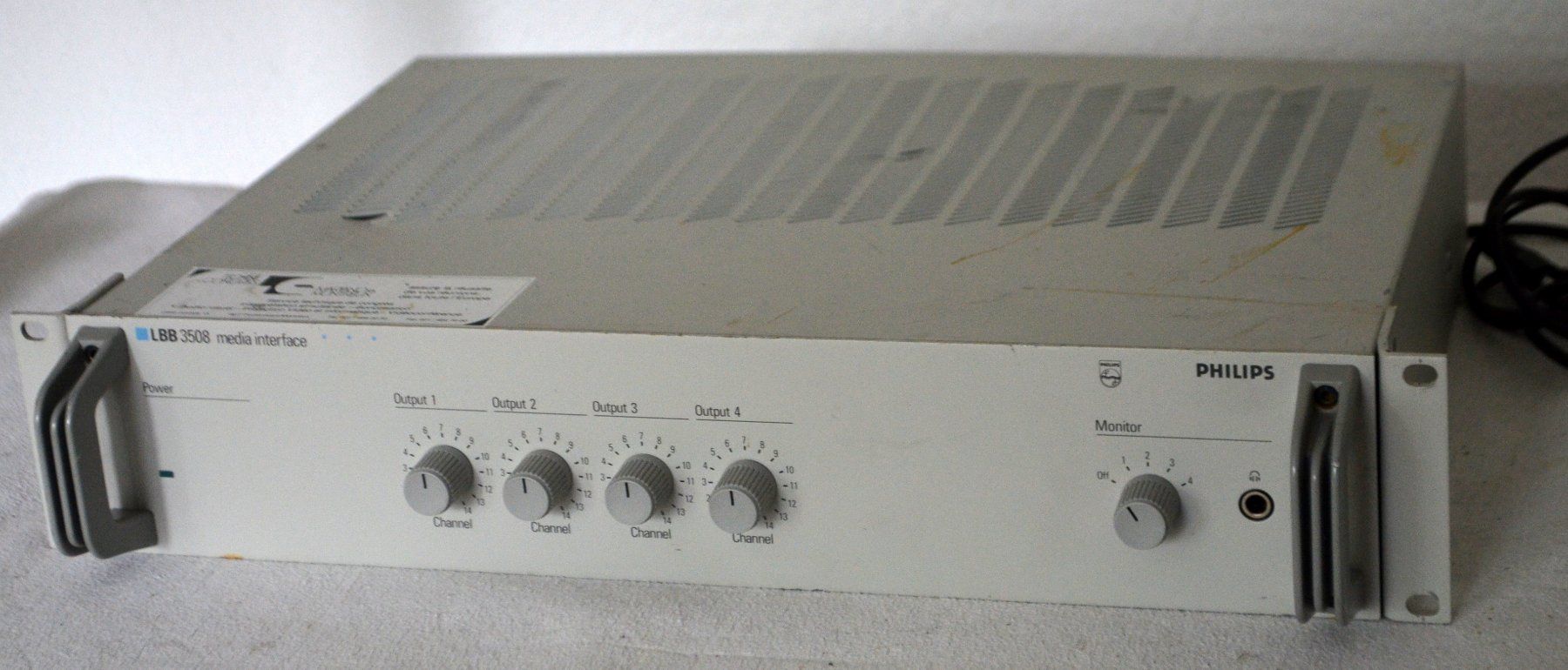 Amplificateurs: Philips LBB 3508/00 Audio Media Interface – Défectueux à Collonges par arashee 1