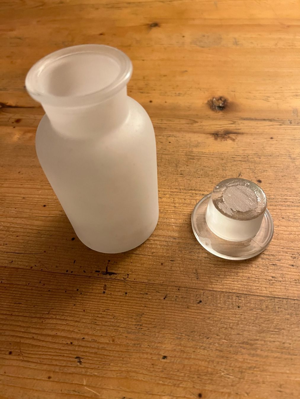 Accessori da laboratorio: GLASFLÄSCHCHEN SANDGESTRAHLT MIT SCHLIFFSTOPFEN 250 ML CHINA – Nuovo (secondo la descrizione) da Zürich venduto da paddybaer 1