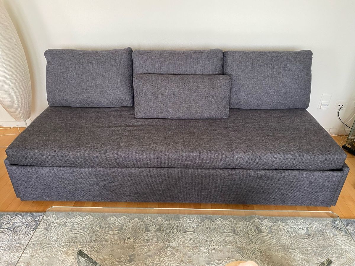 Sofas: Sofa Bed (208x100) – D'occasion à Oberwil BL par PenguinPK
