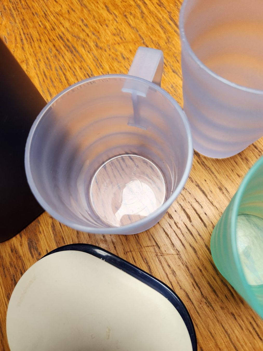 Tupperware Contenitori & Simili: Tupperware Krug Preludio 1,7l mit drei Tupperware Becher – Usato da Gstaad venduto da Meiel2020 9