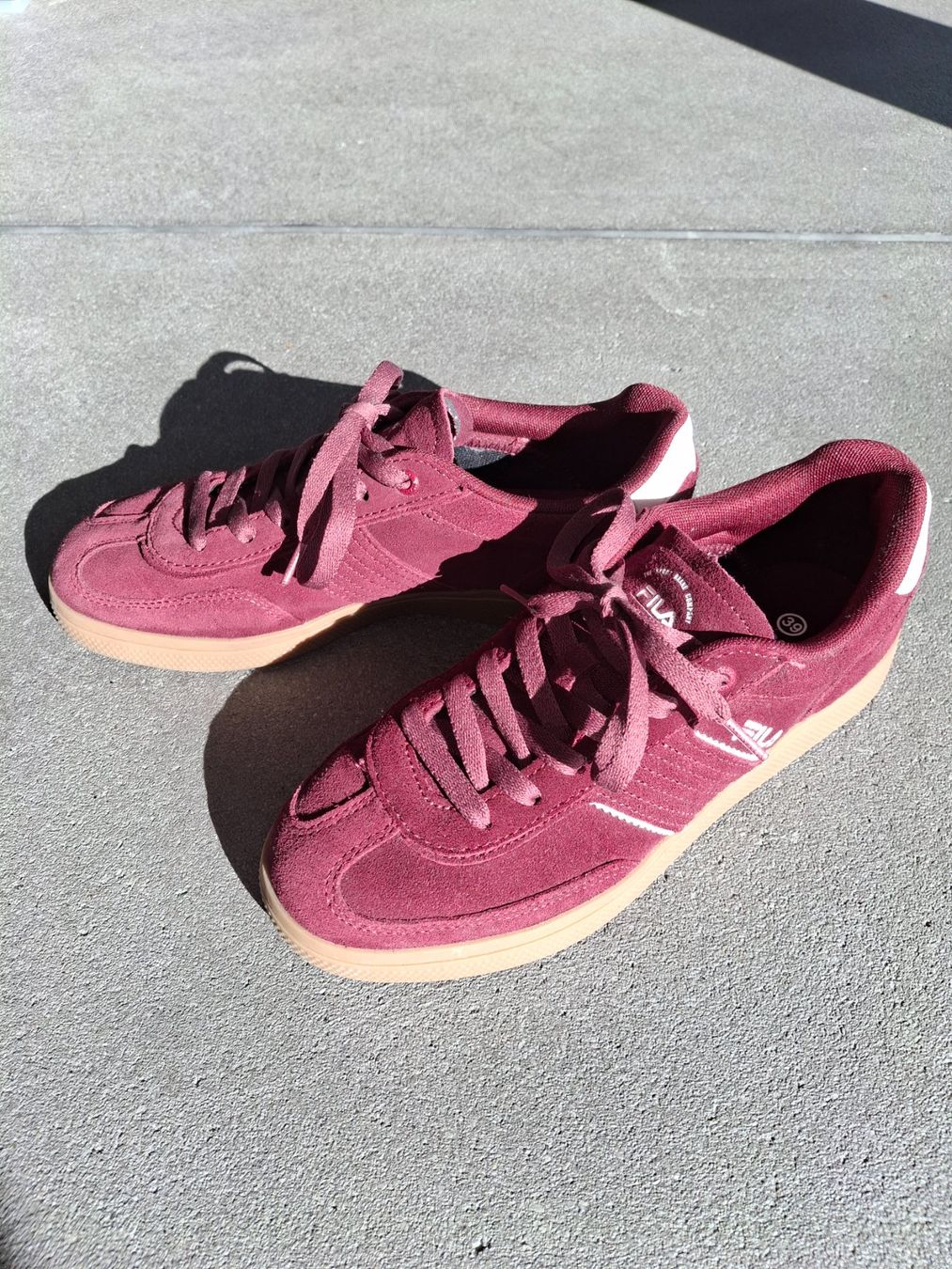 Fila Scarpe da donna: Fila Sneaker bordeaux Grösse 39 – Usato da Widnau venduto da Ms_Lefthand 3