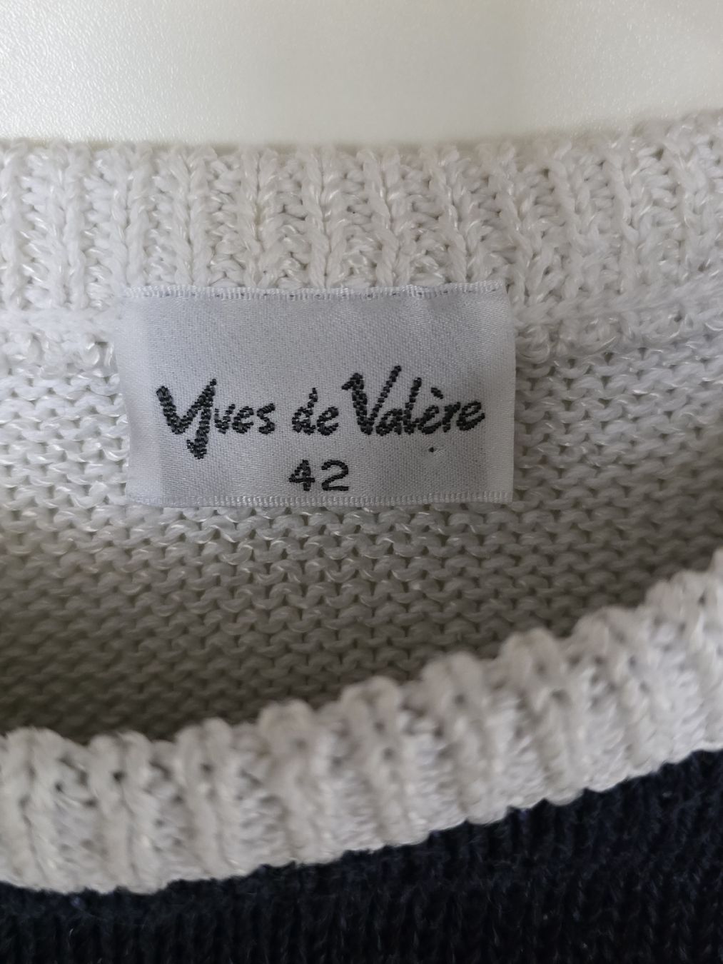 Maglioni & Felpe: Vintage Pullover – Usato da Interlaken venduto da NataliiaS 1