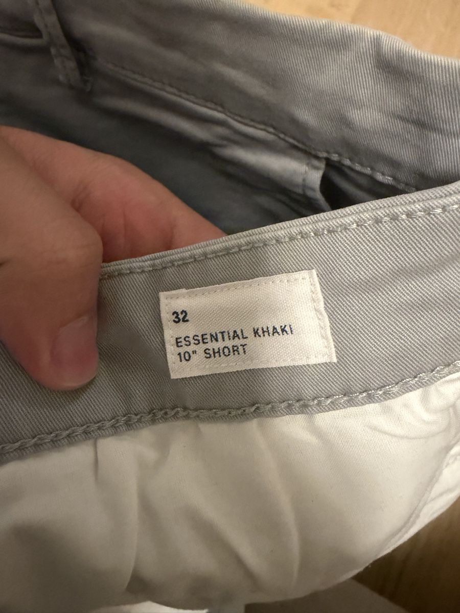 Gap Pantalons: Gap Shorts Grau (32) – D'occasion à Zürich par princeofdarkness 1