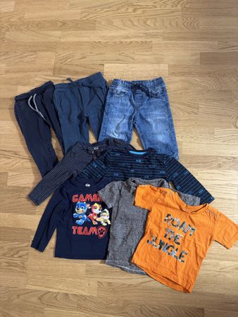 Jungen Kleiderpaket Grösse 92, T-Shirts, Shirts, Hosen