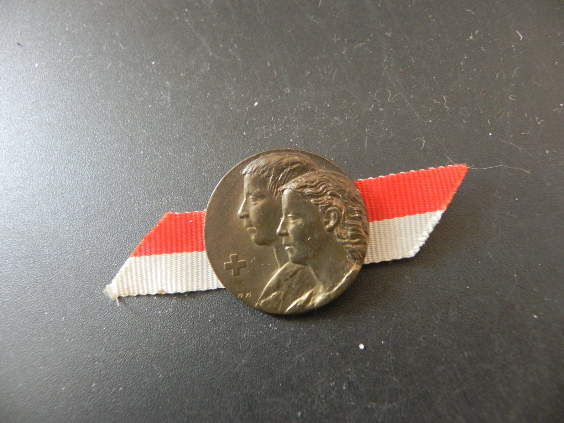 Broschen & Nadeln: Abzeichen 1. August 1949 – Gebraucht aus Biel/Bienne von Gogolozi