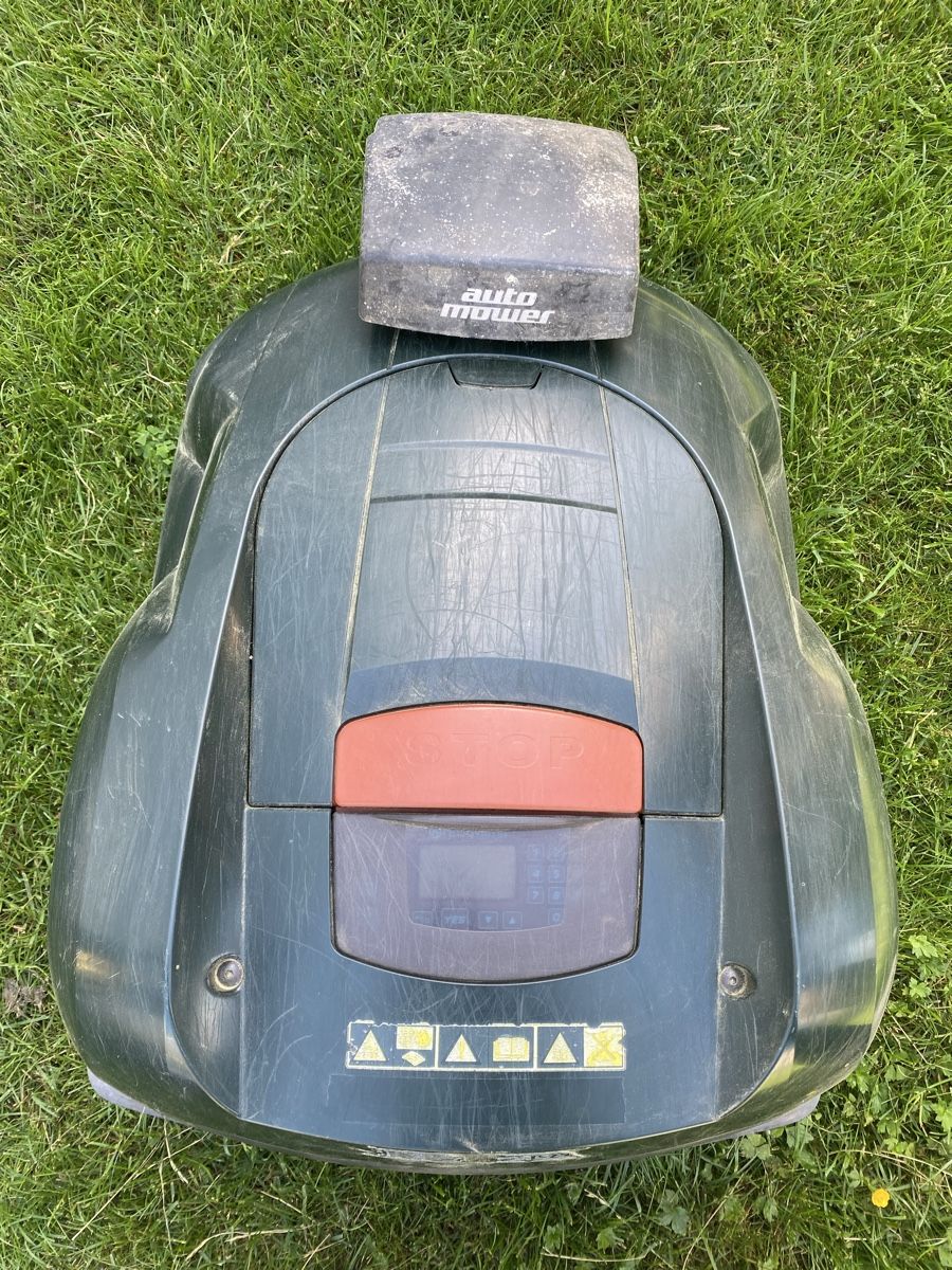Husqvarna Rasenmäher: Robot tondeuse Husqvarna Automower  – Gebraucht aus la chaux de fonds von Britchon1 1