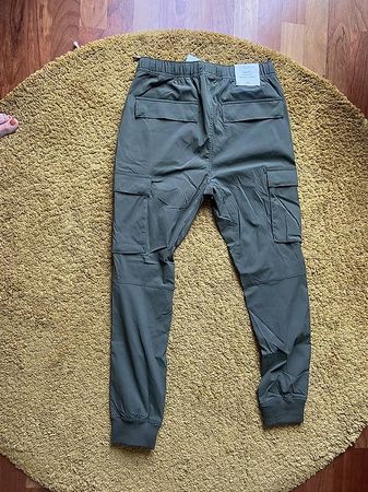 Hose Pantaloni in materiale tech H&M tg S