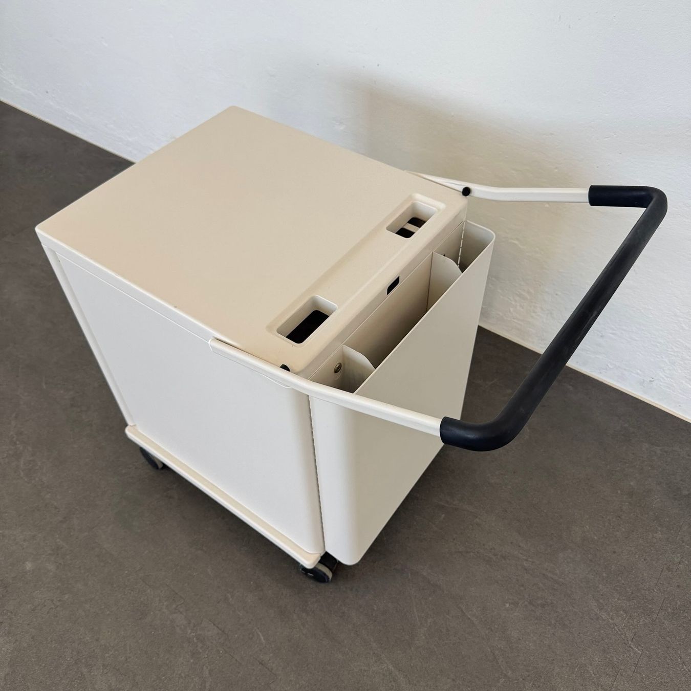 Vitra Armoires: Vitra Storage Drucker-Caddy mit Schlüssel – D'occasion à Schönenwerd par mcofficeshop 8