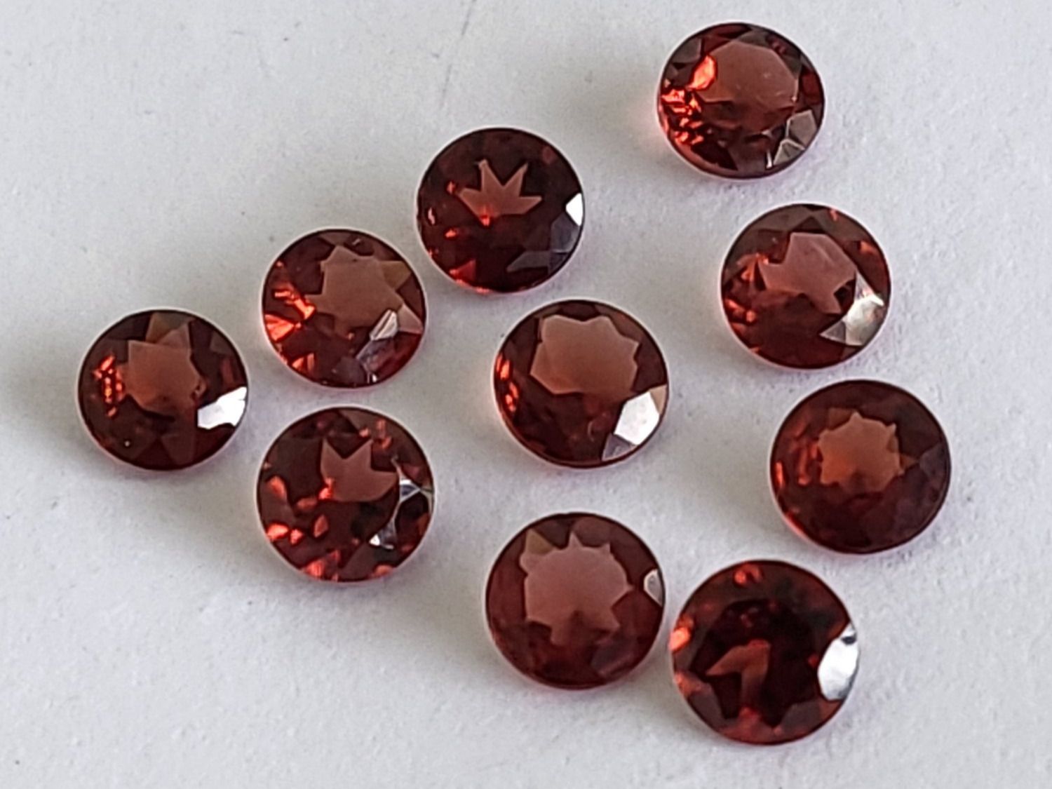 Edelsteine: GRENATS Almandin 5 mm /0.51 ct pièce – Neu (gemäss Beschreibung) aus La Chaux-de-Fonds von j-aime-les-gemmes 1