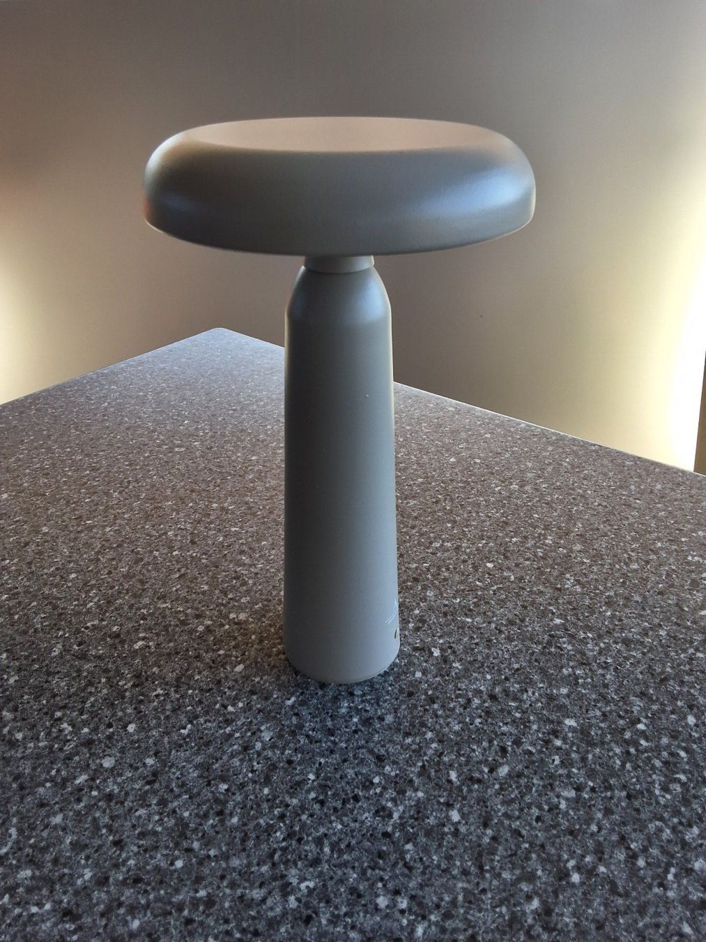 Lampes: Akku - Tischlampe – Neuf avec emballage d'origine à Zofingen par bsiegent