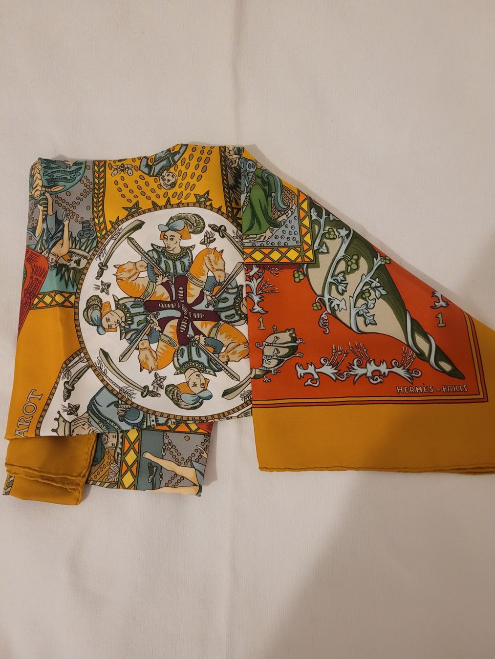 Hermès Foulard & Sciarpe: Foulard Hermès "Tarot" – Usato da St-Sulpice VD venduto da Piggy03 2