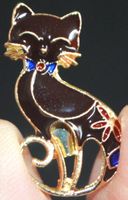Brosche K-337 – Katze Emaille schwarz – 1,7 x 3 cm