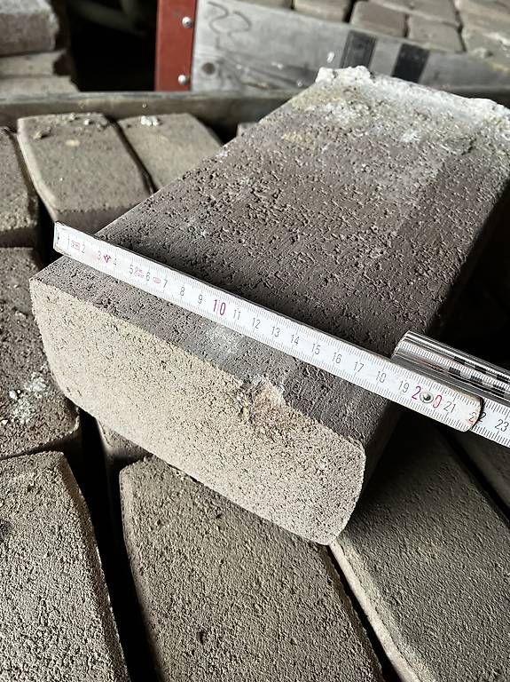 Pierres & tuiles: Verbund steine – D'occasion à Zeihen par bir_jf7f 2