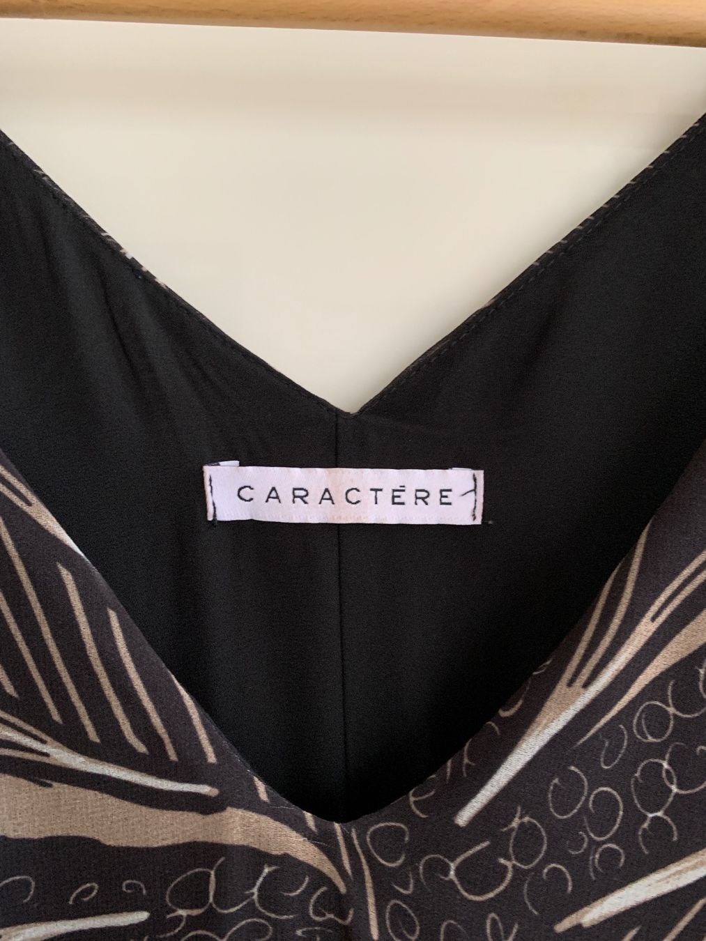 Vestiti: Caractère vestito – Usato da Gravesano venduto da Zwibeli67 1