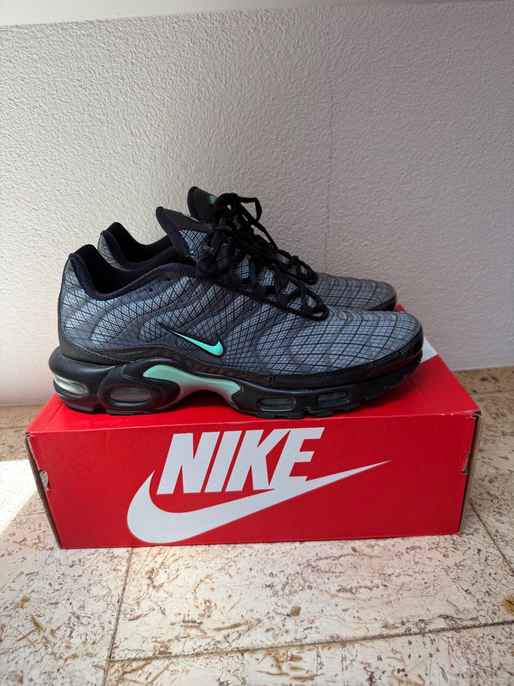 Nike Scarpe da uomo: Nike Air Max Plus "Spirograph" – Usato da Worb venduto da le_castor 3
