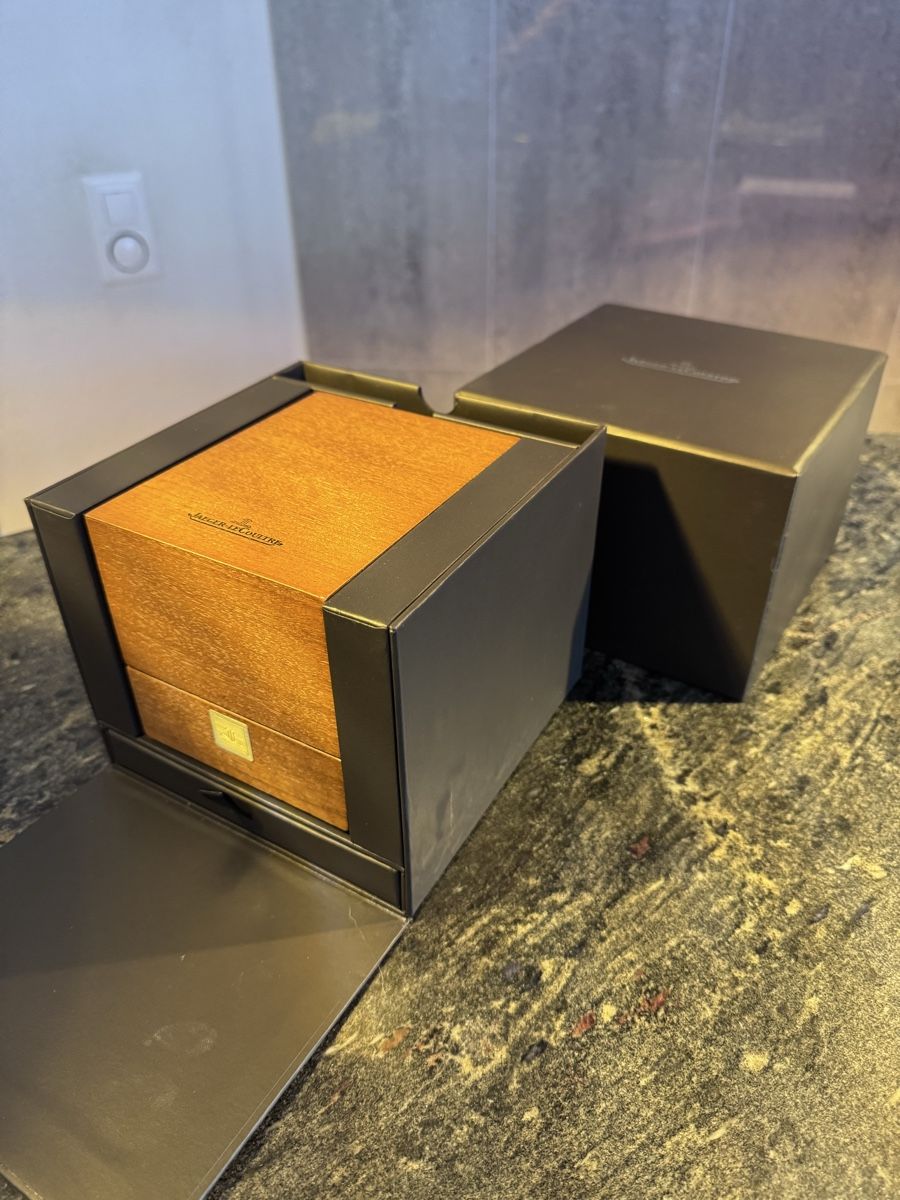 Uhrenboxen: Jaeger LeCoultre Uhrenbox in edlem Holz – Neu (gemäss Beschreibung) aus Oberrüti von HotRod1932