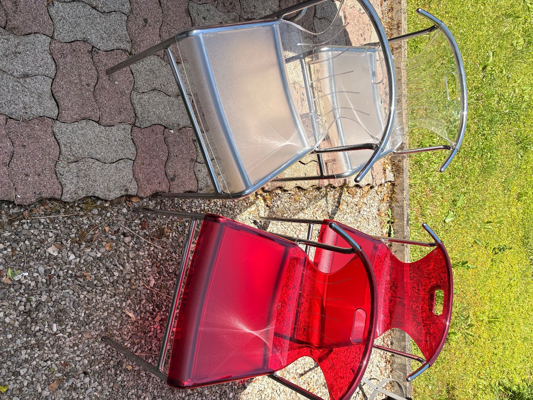 Sedie: Lot 4 chaises en Plexiglass rouges et transparentes – Usato da St-Ursanne venduto da milezarde