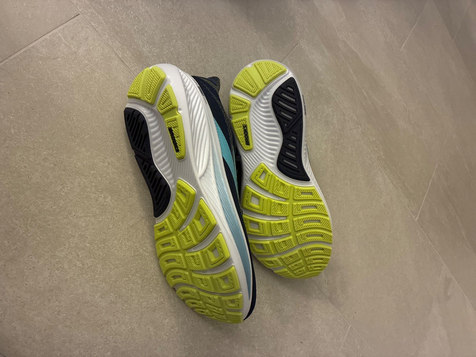 Brooks Chaussures hommes: Brooks Ghost 17 (44) – Neuf avec emballage d'origine à Muttenz par def_v9fy 1