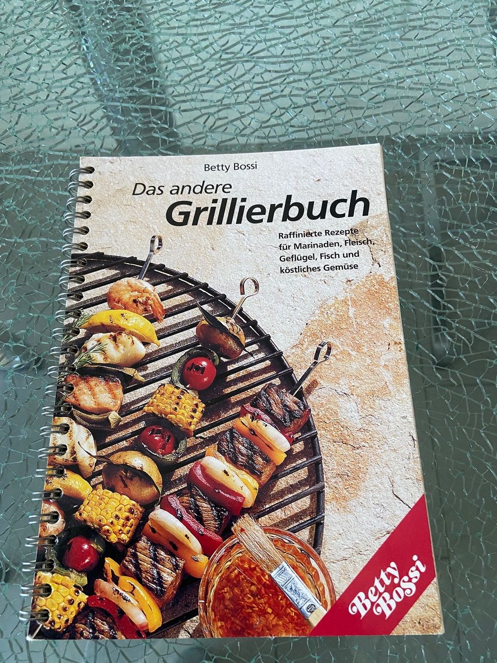 Libri: Das andere Grillierbuch Betty Bossi – Nuovo (secondo la descrizione) da Oftringen venduto da andrax