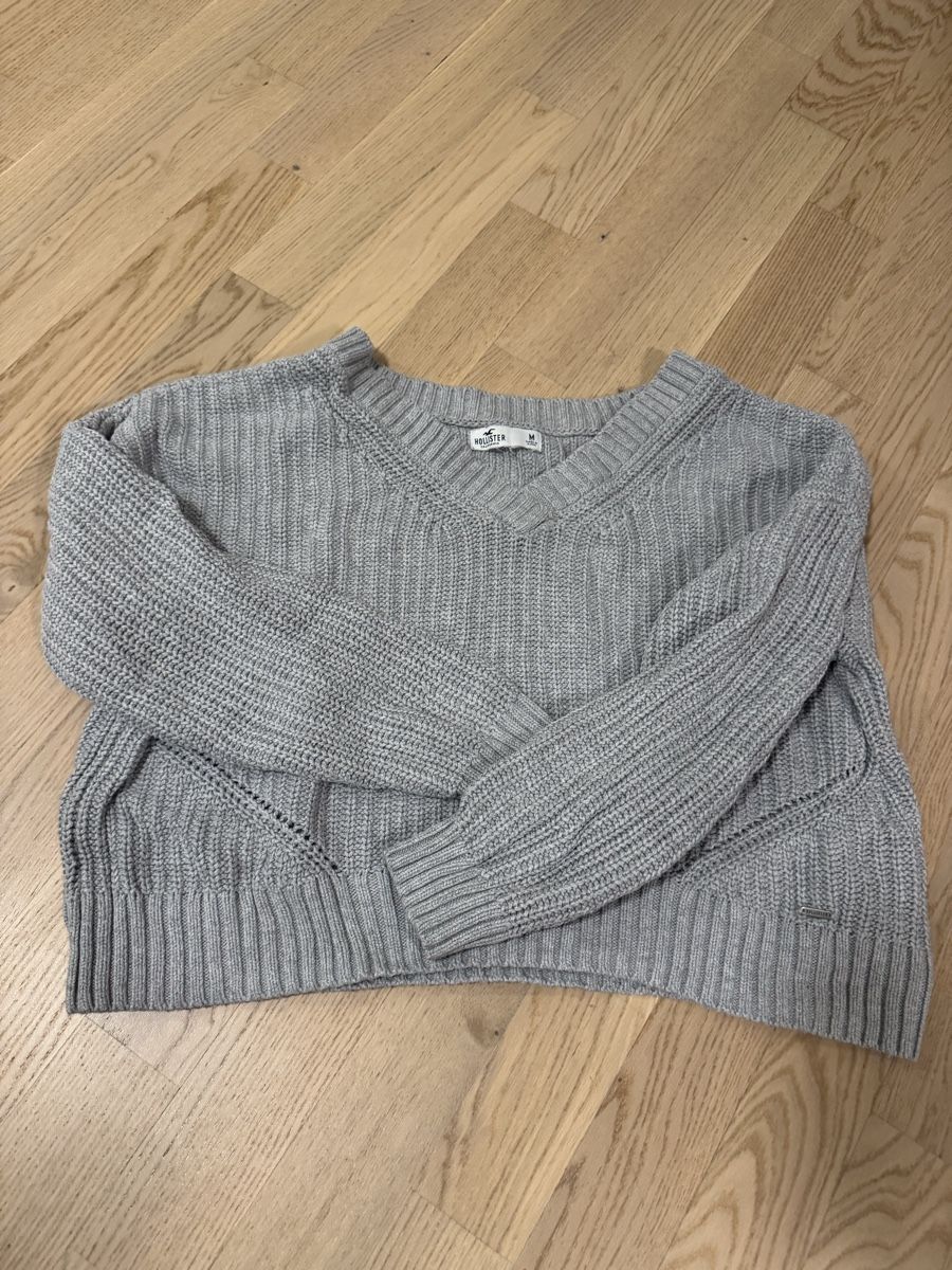 Pulls & Sweat-shirts: Pullover grau  – D'occasion à Pfäffikon ZH par aitm_00