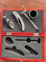 Wein Accessoires Set Holzkiste guter Zustand