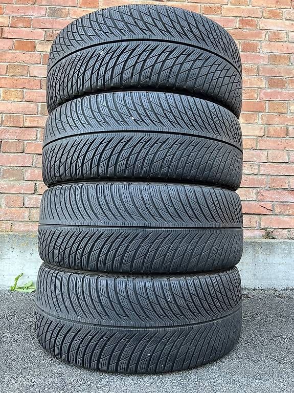 Altro in Scrittura & Disegno: 235/50/18 Michelin Winterreifen  – Usato da Frasnacht venduto da nobloff 2