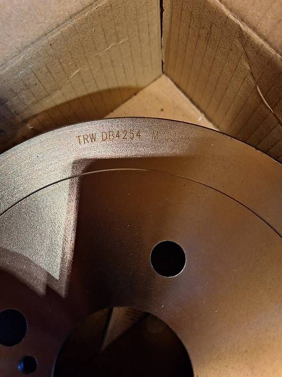 Toutes les pièces auto: Bremstrommel Toyota TRW DB 4254 – D'occasion à Koblenz par san_tz6q 3
