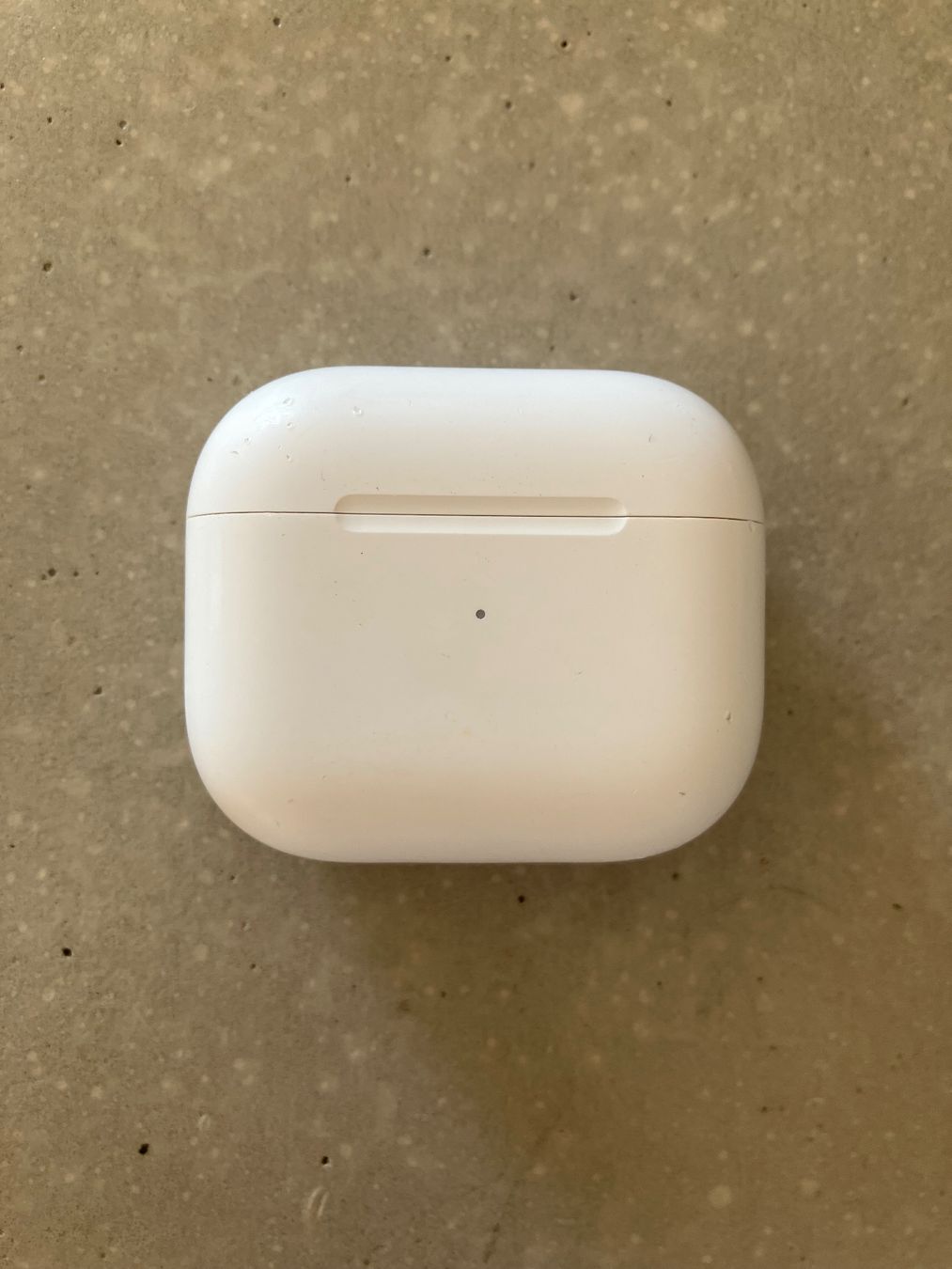 Apple Cuffie: Apple AirPods 3 Case – Usato da Lausanne venduto da mr.v 1