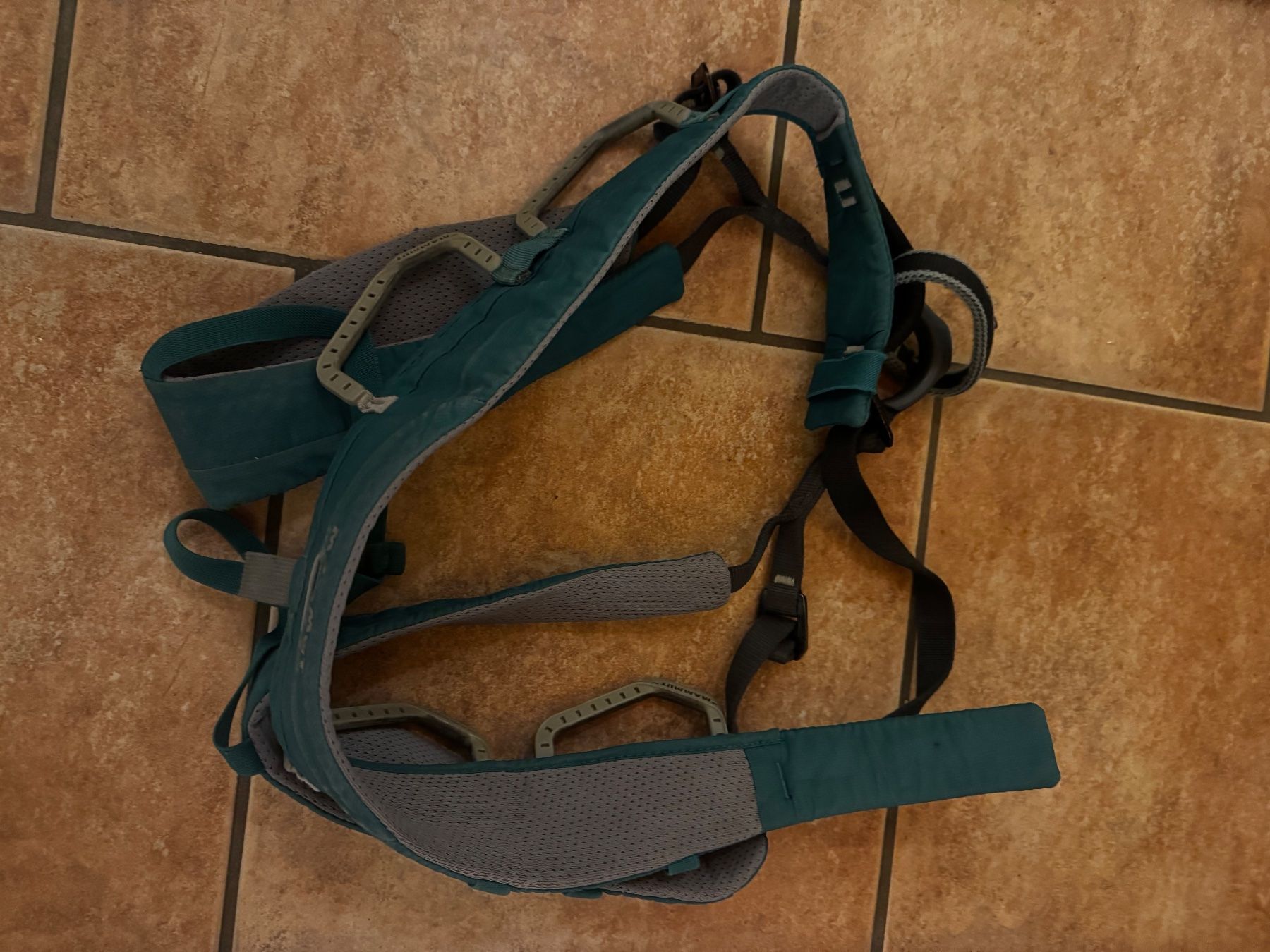 Kletterausrüstungen: Klettergurt Mammut – Gebraucht aus Hasliberg Hohfluh von dio_vd7f