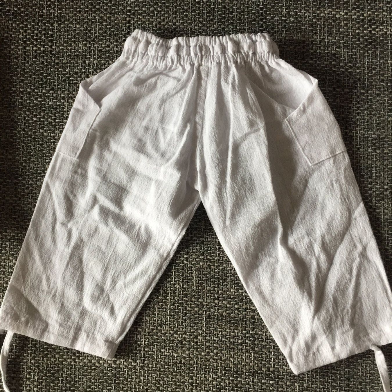 Kostüme: Hemd und Hose bestickt, bis ca.15 Monate – Neu und originalverpackt aus Gümligen von Xochitl 5
