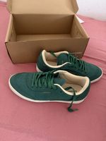 Sneaker Superdry gruen mit Originalkarton neuwertig