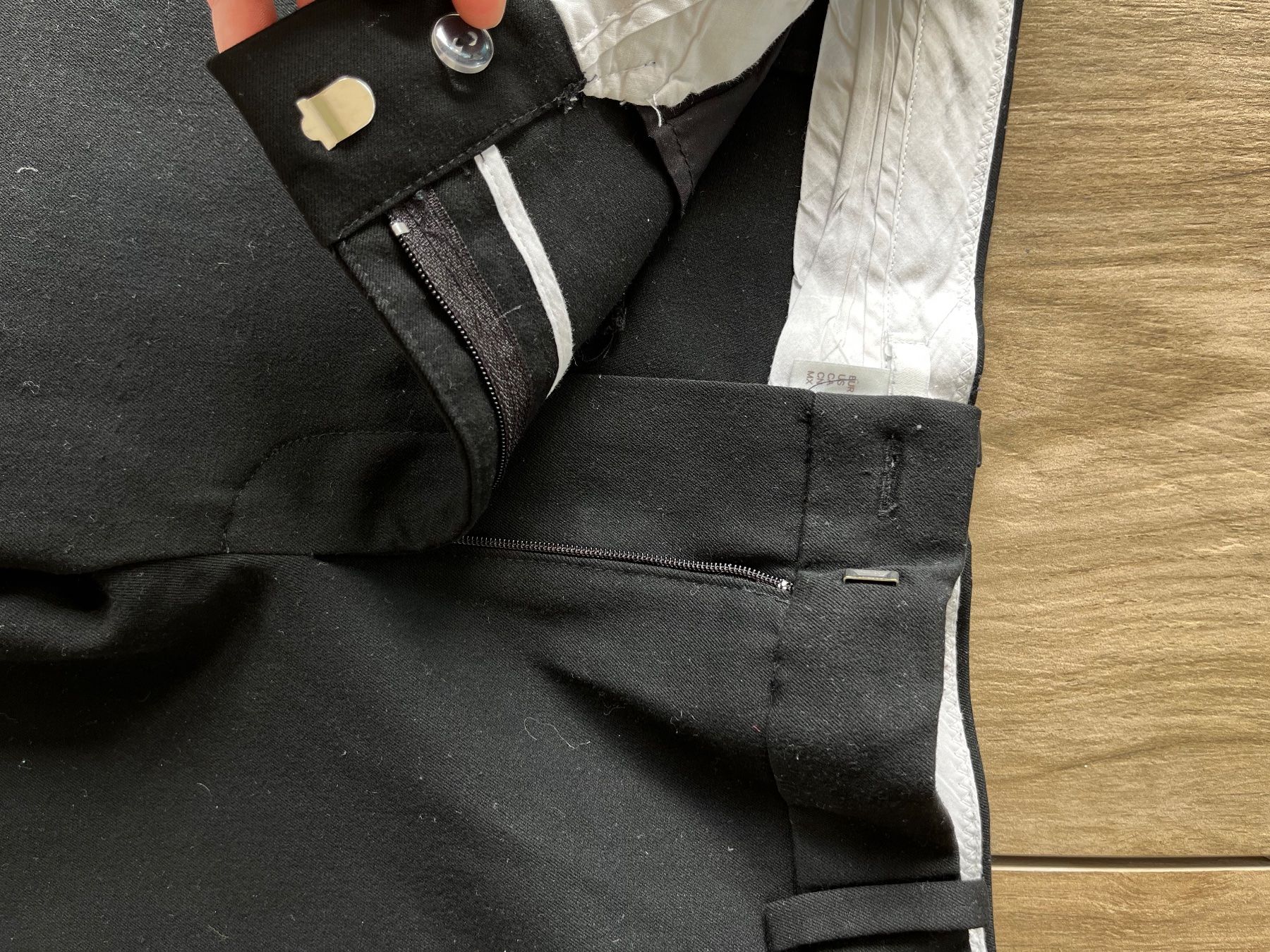 H&M Pantaloni: Anzugshose schwarz H&M – Usato da Zuzwil SG venduto da dieschnellemichelle 2