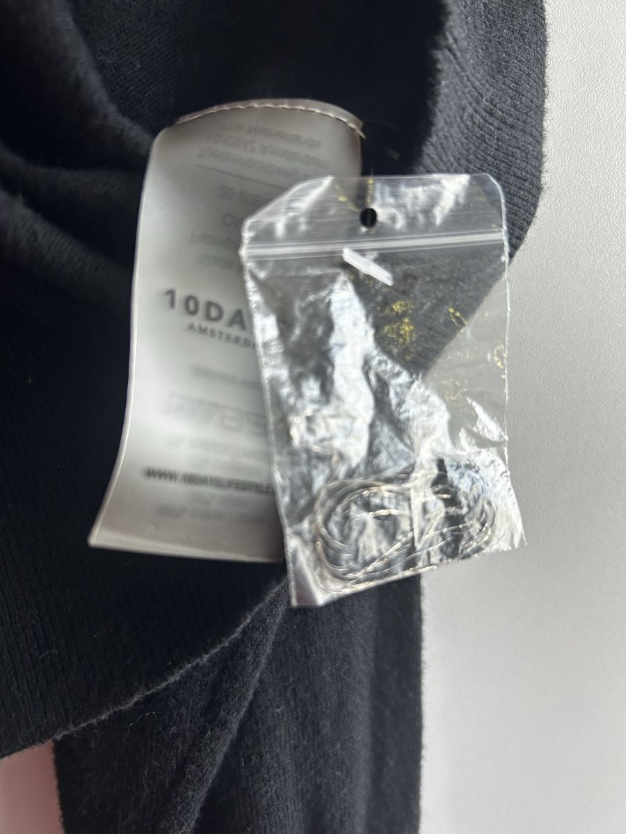 Maglioni & Felpe: 10 Days Amsterdam V- Pullover, Schwarz, Grösse M – Usato da Appenzell venduto da ErMaBaGm 2