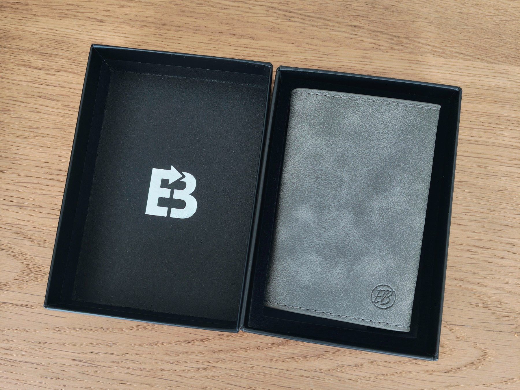Brieftaschen: Essential Bag Smart Wallet 3.0 - Platin-Grau – Neu und originalverpackt aus Oftringen von RetroMister
