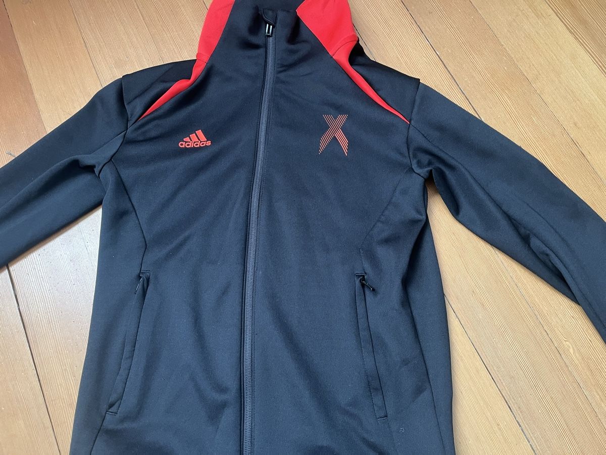 Adidas Lotti & Set di vestiti: Adidas Tracksuit Set - Jacket and Shorts - Size 152 – Usato da Aarau venduto da kailing12 1